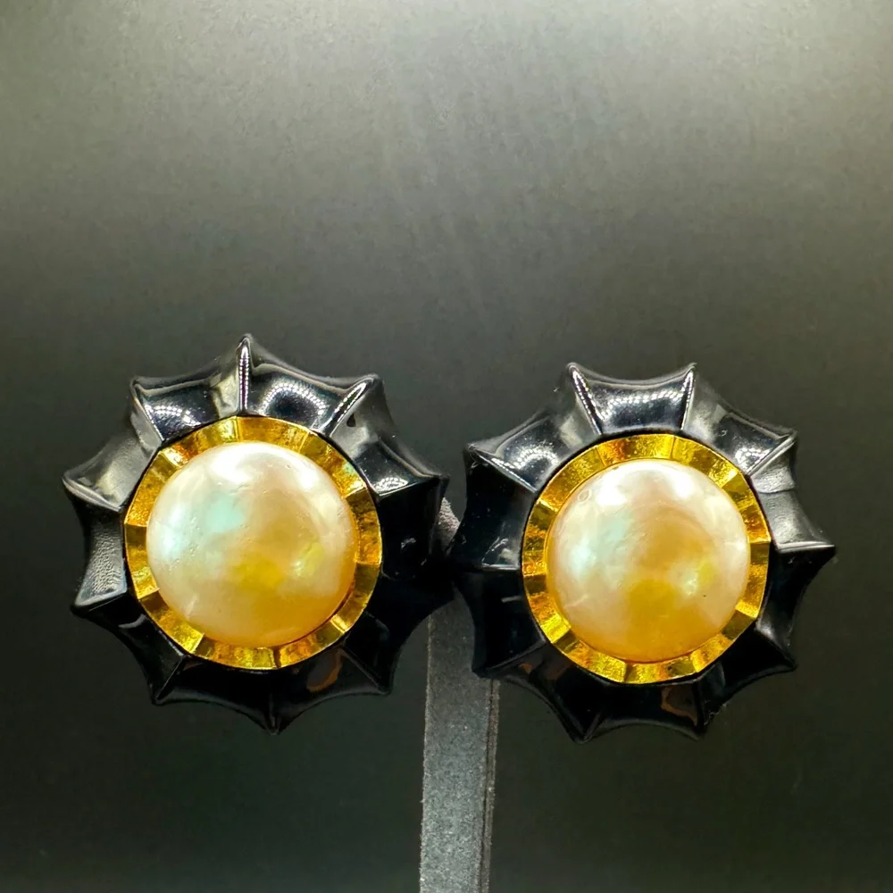 LOT 1280 24K gold plated CHANEL vintage earrings